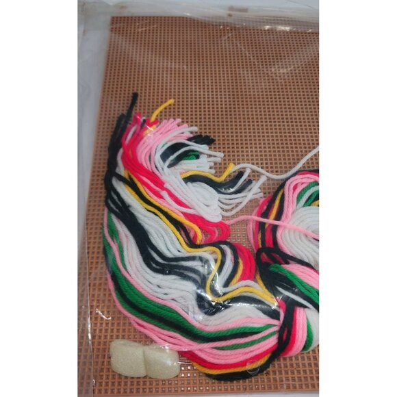 Needlecraft Plastic Canvas Gingerbread House Kit By Fran Rohus New Old Stock Vin - Picture 3 of 10